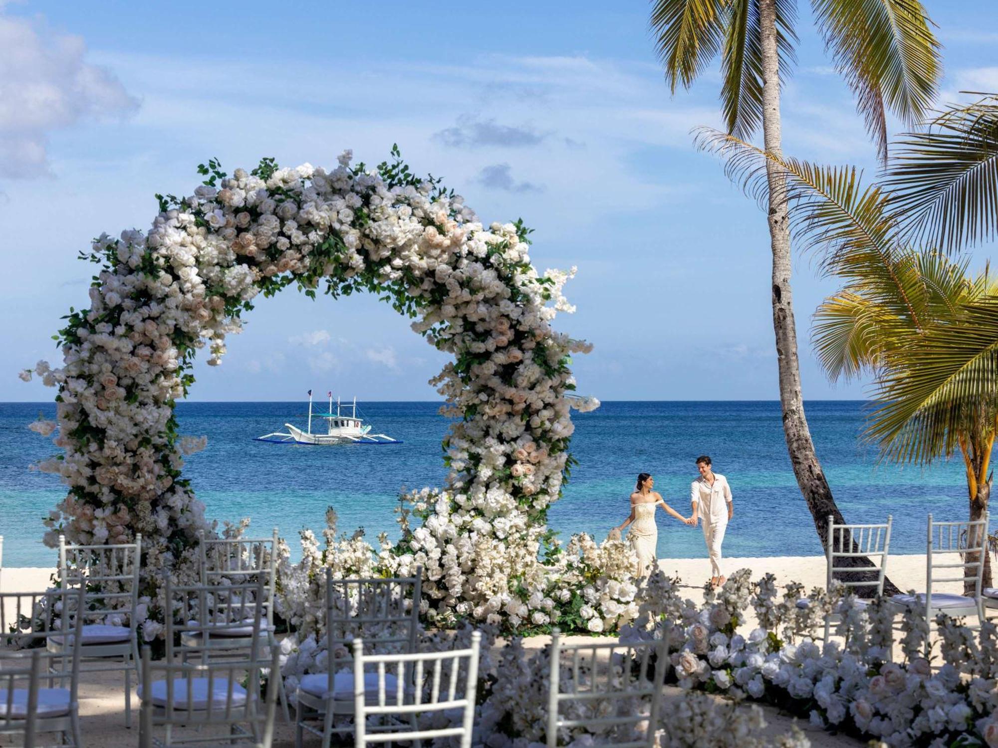 Movenpick Resort & Spa Boracay Yapak Kültér fotó Wedding at Sandals Emerald Reef