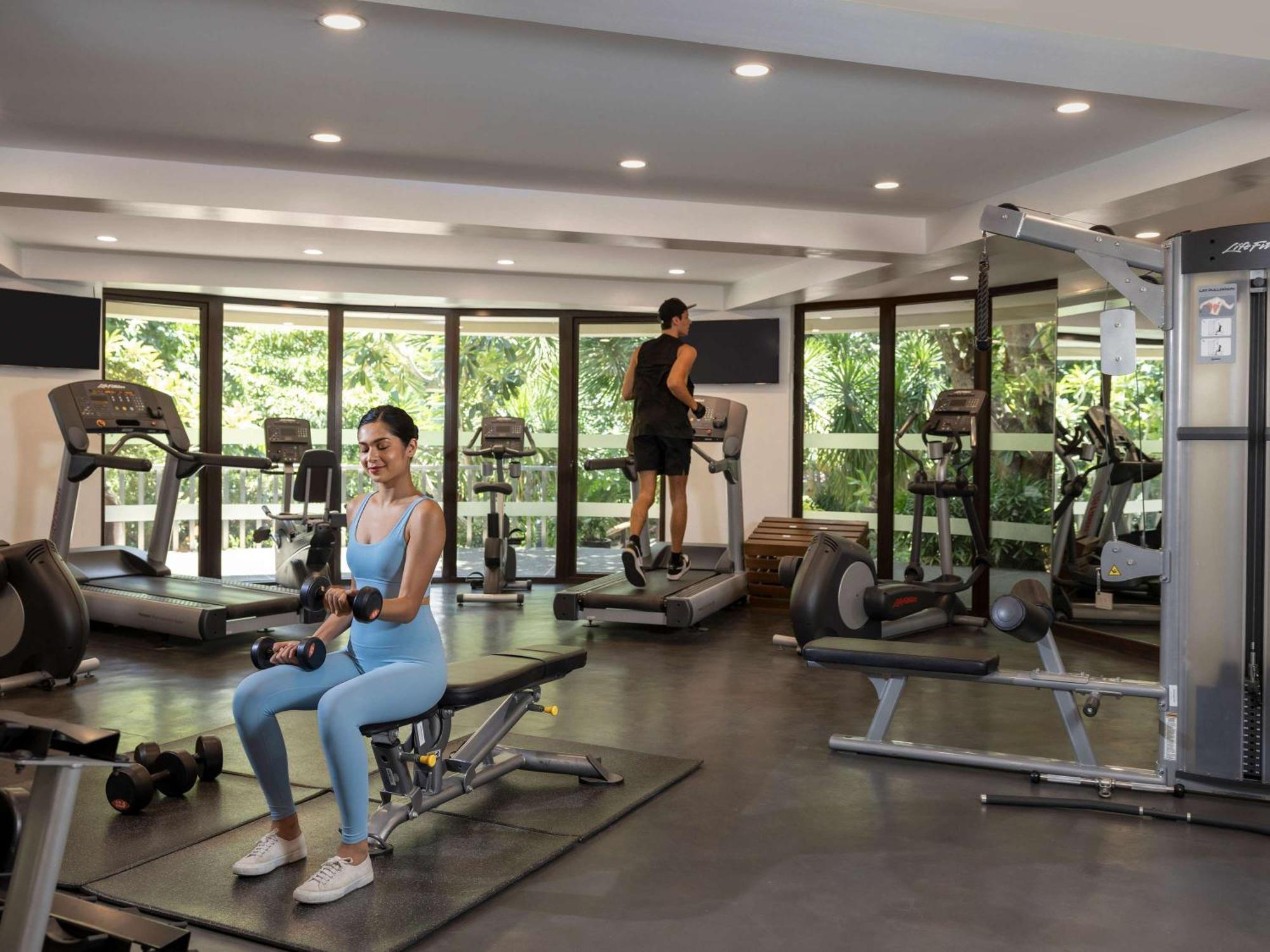 Movenpick Resort & Spa Boracay Yapak Kültér fotó The gym at the hotel