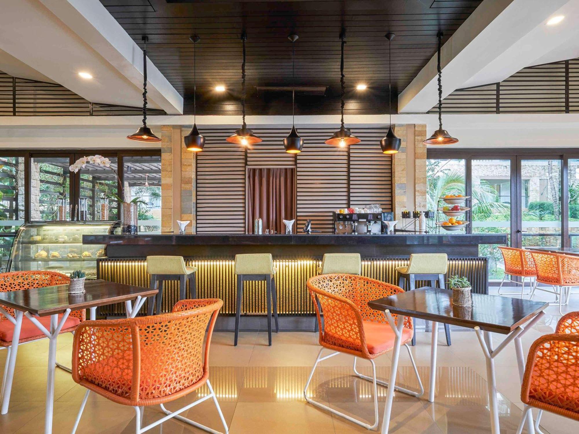 Movenpick Resort & Spa Boracay Yapak Kültér fotó The Coffee Shop