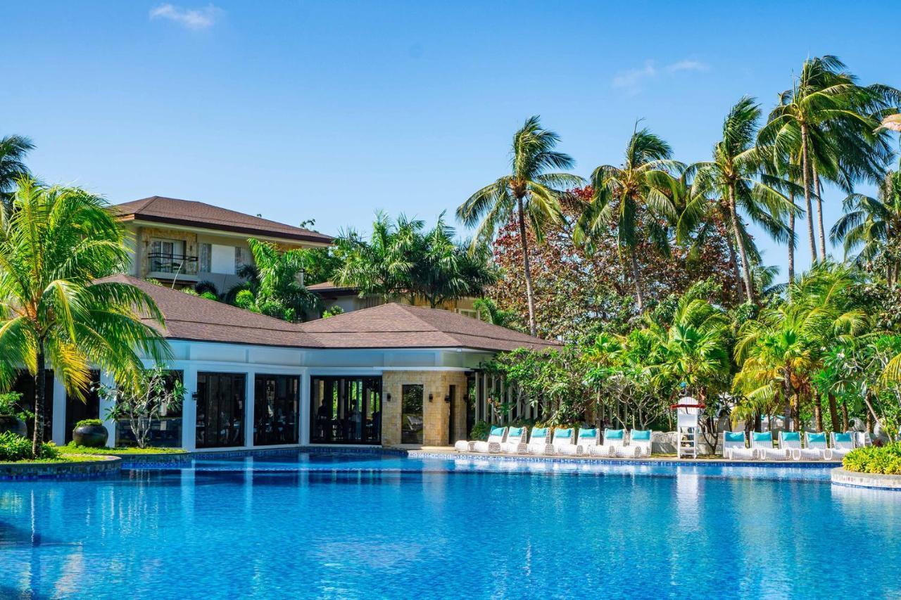 Movenpick Resort & Spa Boracay Yapak Kültér fotó The swimming pool at the resort